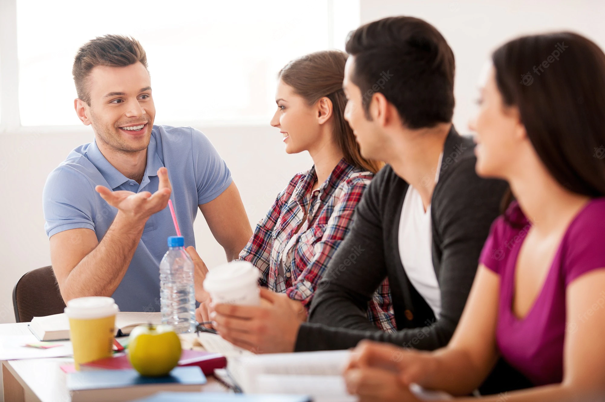 alunos conversando - lcl eventos